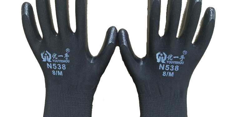 13 Gauge Nitrile Coated Nylon General Work Gloves for Oil Resistance